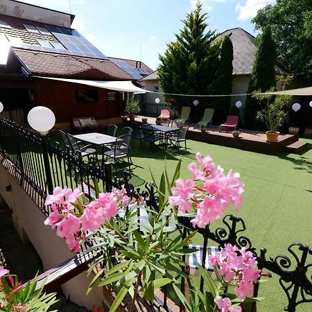 Nyilas Fogado Hotell Nyíregyháza Exteriör bild