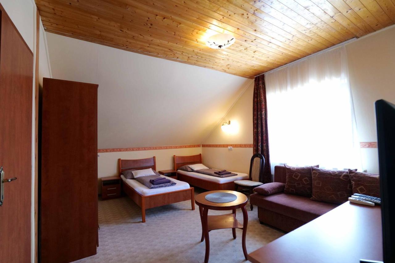 Nyilas Fogado Hotell Nyíregyháza Exteriör bild
