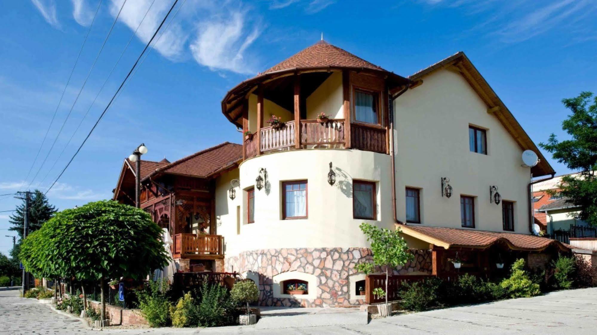 Nyilas Fogado Hotell Nyíregyháza Exteriör bild