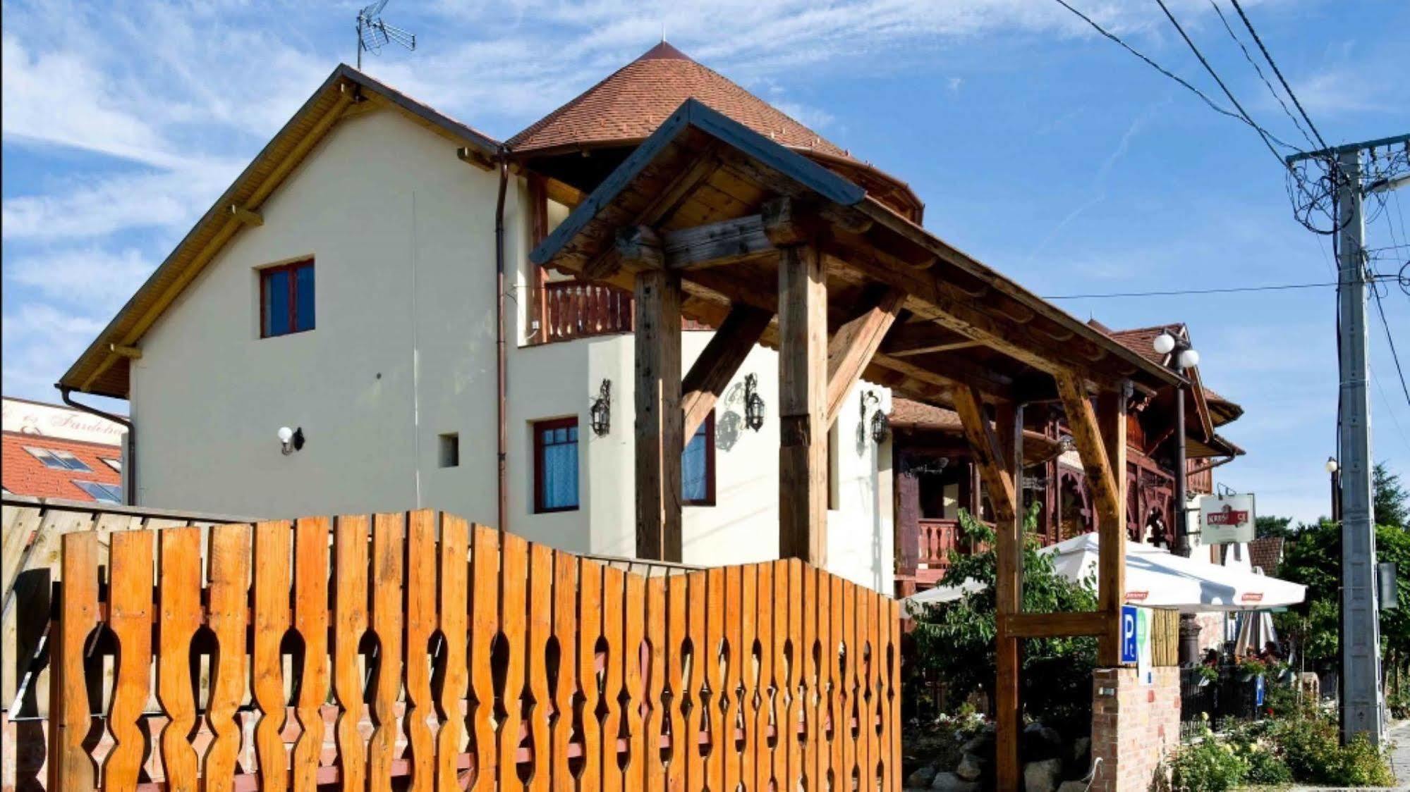 Nyilas Fogado Hotell Nyíregyháza Exteriör bild