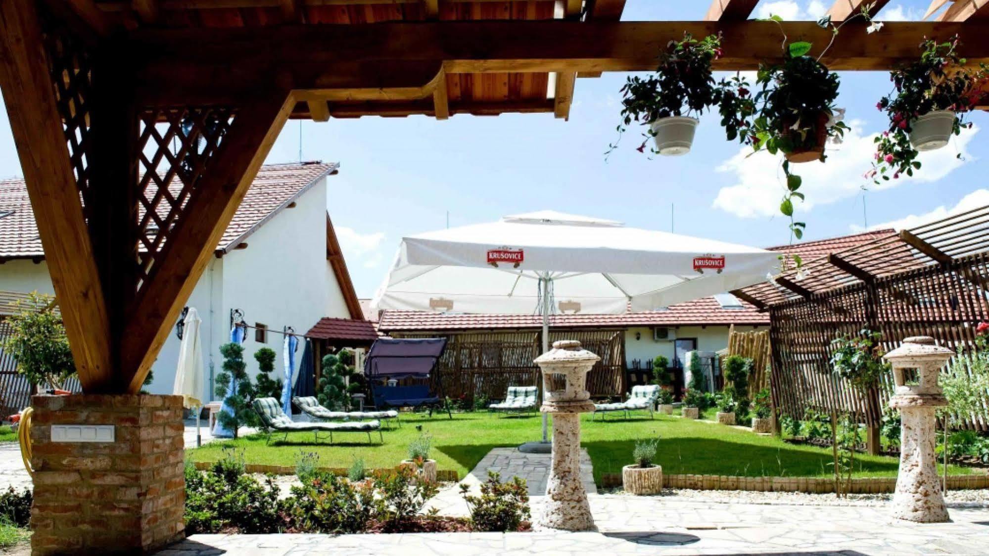 Nyilas Fogado Hotell Nyíregyháza Exteriör bild